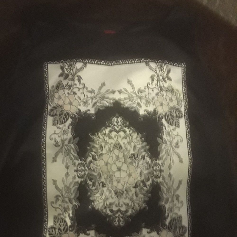 Cute Black and cream top